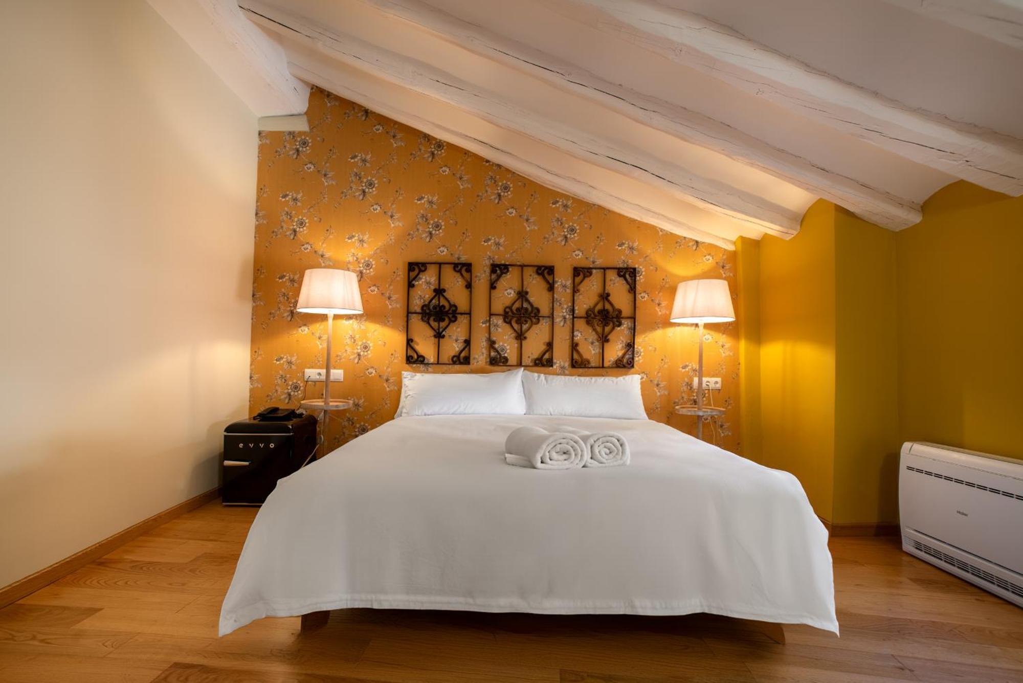 Hotel-Boutique By Gonzalo Sesma Cervera del Rio Alhama Bagian luar foto